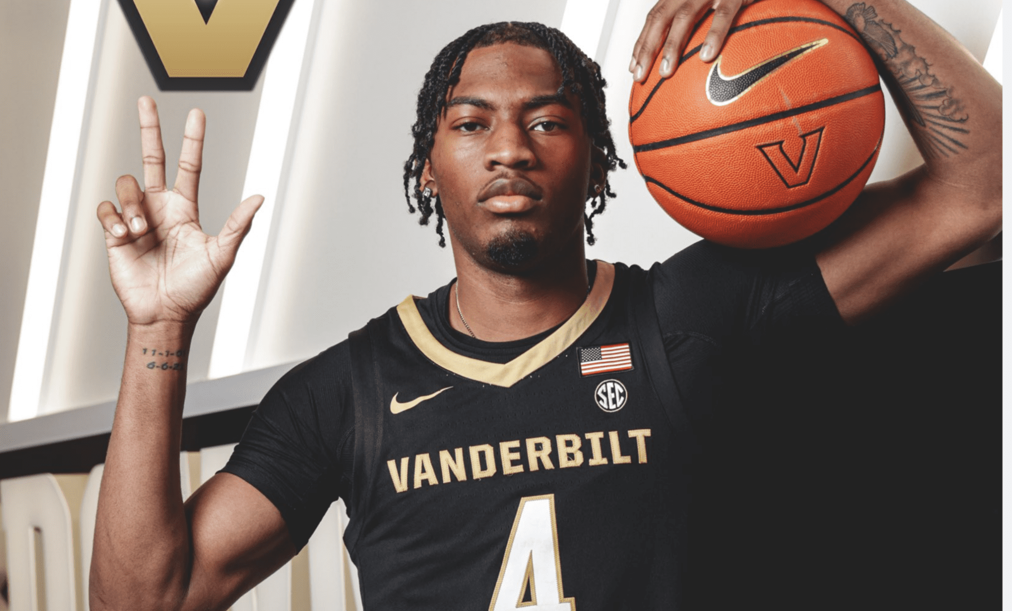 The Panthers' staff has contacted MJ Collins, a 6-foot-4 guard out of Clover, South Carolina.